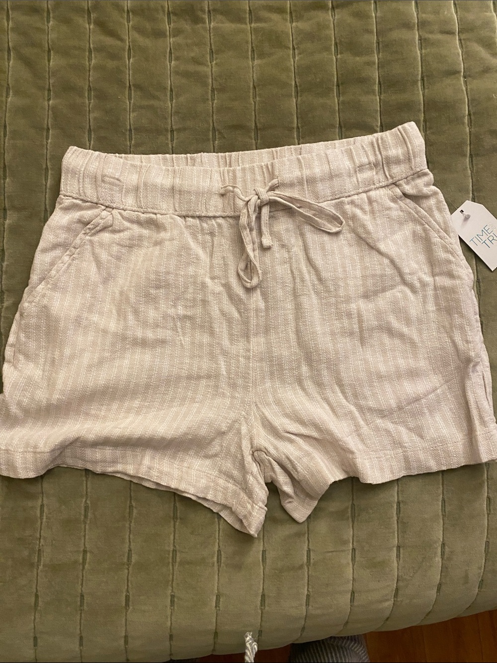 Time and Tru Women's Light Cream Drawstring High-Waist Linen-Blend Shorts